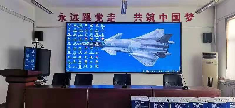 室內(nèi)P2全彩屏完成一塊，積極復(fù)工復(fù)產(chǎn)，抗疫堅(jiān)持到底